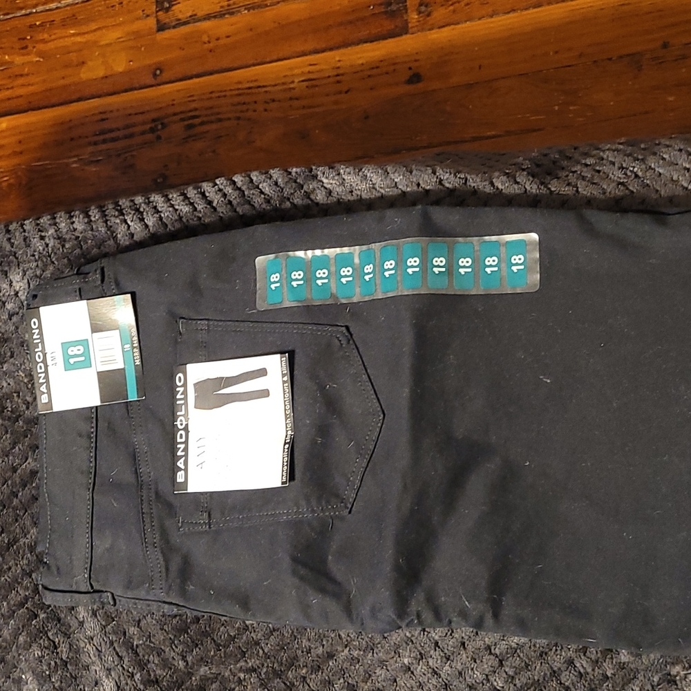 Bandolino Amy the modern straight leg black size 18